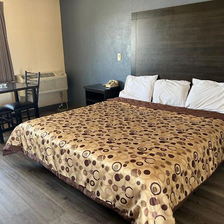 Economy Inn Фресно Экстерьер фото