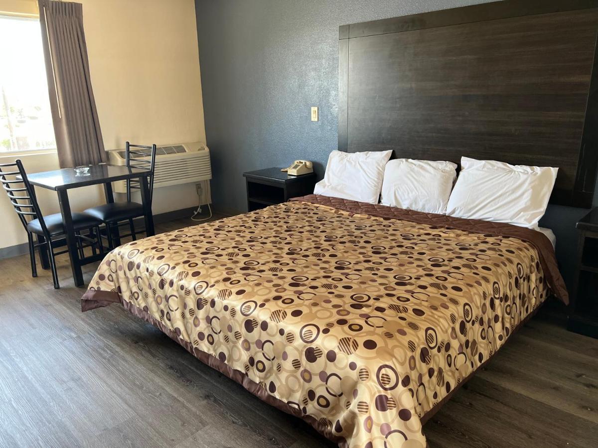 Economy Inn Фресно Экстерьер фото