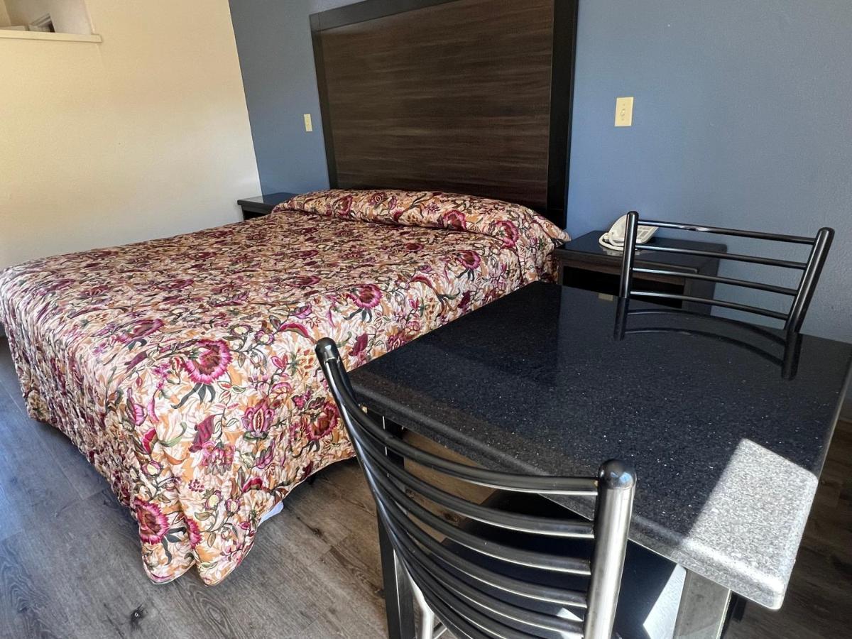 Economy Inn Фресно Экстерьер фото