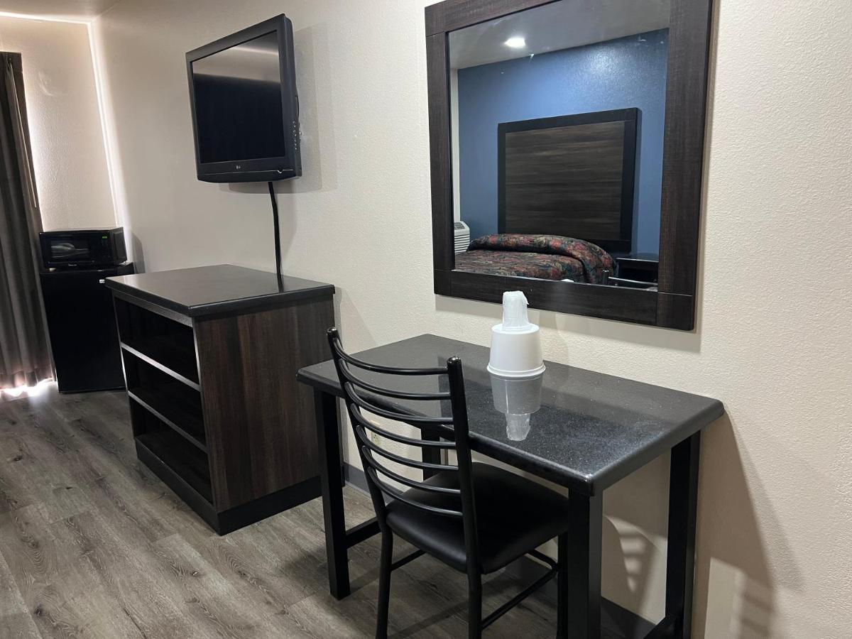 Economy Inn Фресно Экстерьер фото