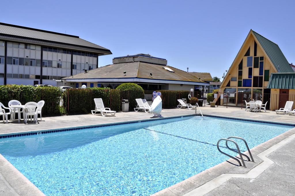 Economy Inn Фресно Экстерьер фото
