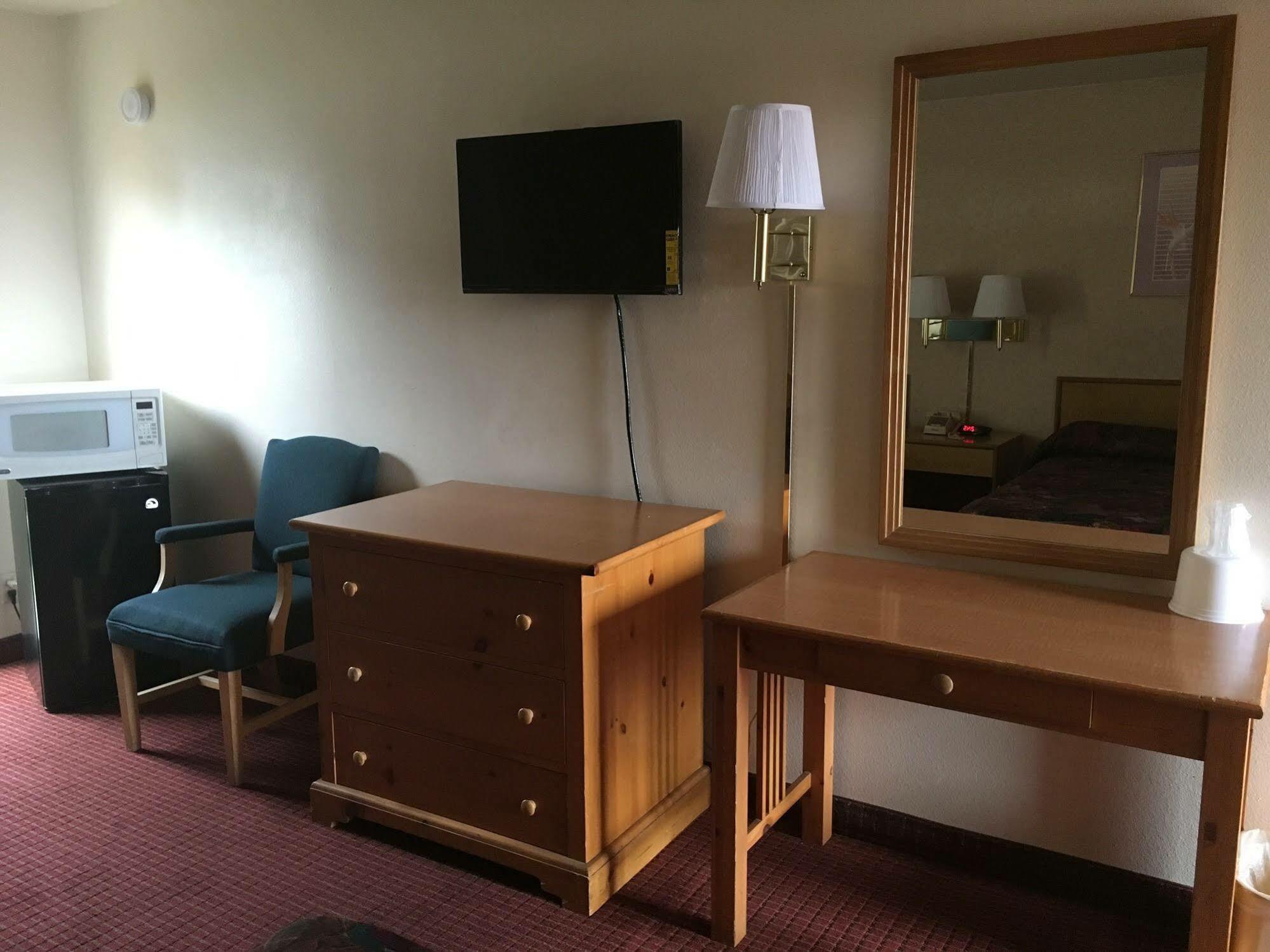 Economy Inn Фресно Экстерьер фото