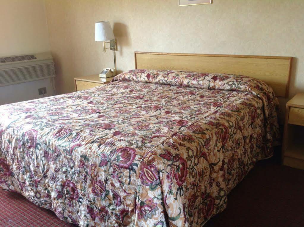 Economy Inn Фресно Экстерьер фото