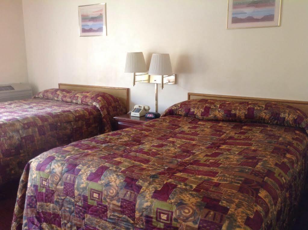 Economy Inn Фресно Экстерьер фото
